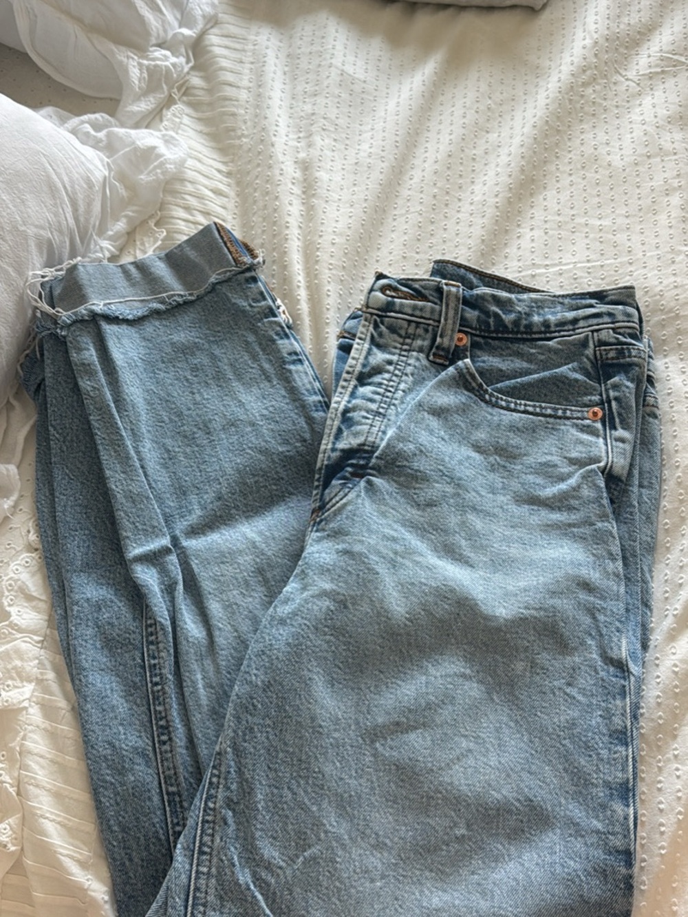 Universal Light Blue Women's Boyfriend Jeans